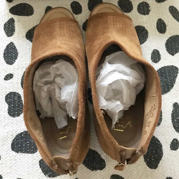 💥NEW💥Franco Sarto Brown Goldie Ankle Boot!Sz:8.5 - Picture 4 of 5